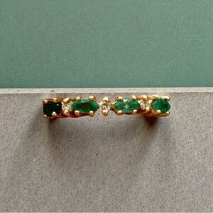 14k Elegant Gold and Green EMERALD Diamond Ring